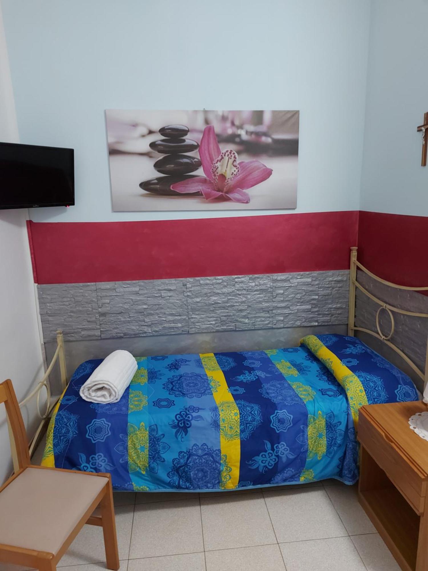Domus Pacis Santa Chiara Casa Per Ferie Hotel Loreto Room photo